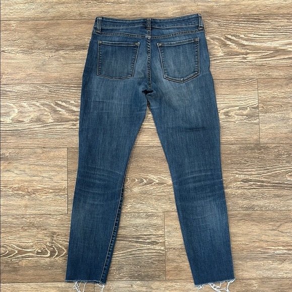 Banana Republic Women's 27 / 4 Skinny Fit Jeans Frayed Hem - Picture 3 of 9